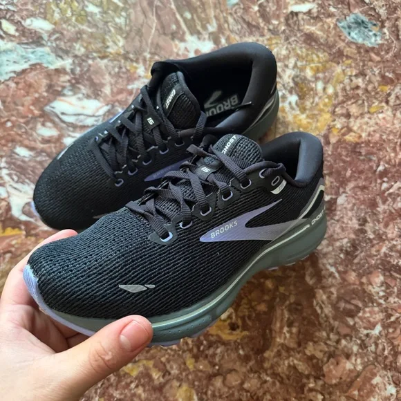 Womens Black Brooks Running Athletic Shoes - Picture 3 of 8